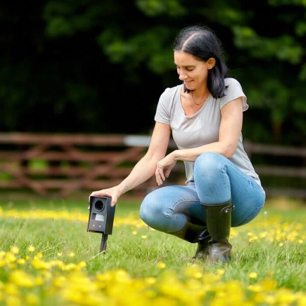 Mega Sonic Vossenverjager - Licht & Geluid 4 Mega Sonic Vossenverjager - Licht & Geluid - Afbeelding 2